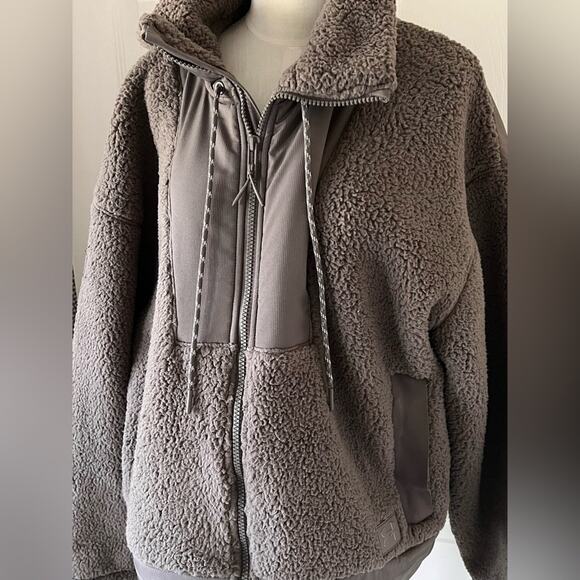 NWT Under Armour Cozy Sporty Legacy Sherpa Full Zip Gray Jacket Size Large - Picture 4 of 8